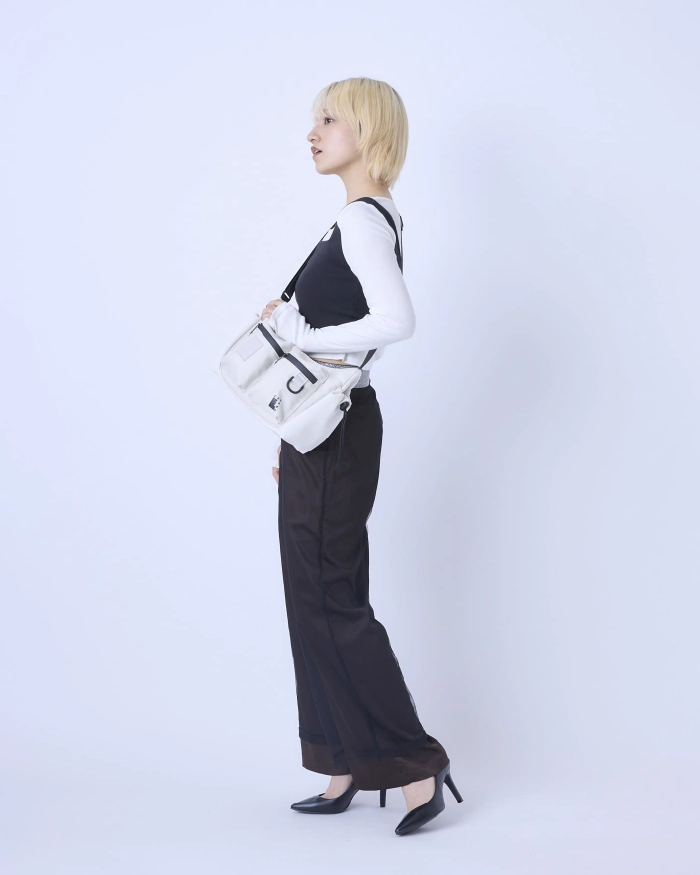 ミニショルダーバッグコーデ