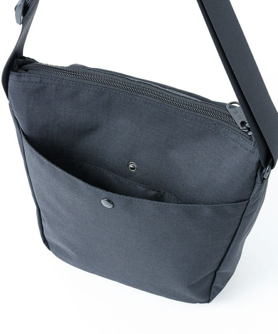 商品詳細 - 縦型ショルダーバッグ/TRACK | アネロ 公式通販