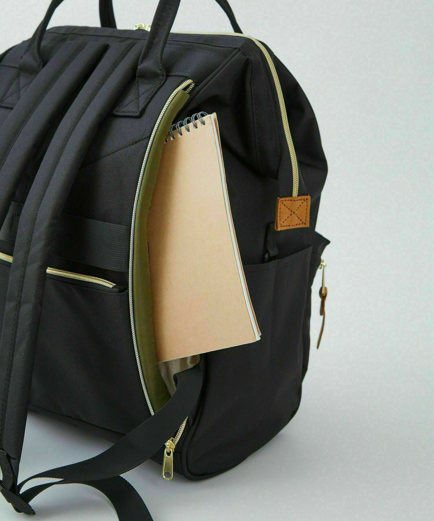 anello リュック バックパック 口金 撥水 多収納 PC収納 ﾘﾌﾟﾘｰﾌﾞ A4 CROSS BOTTLE ATB2521R