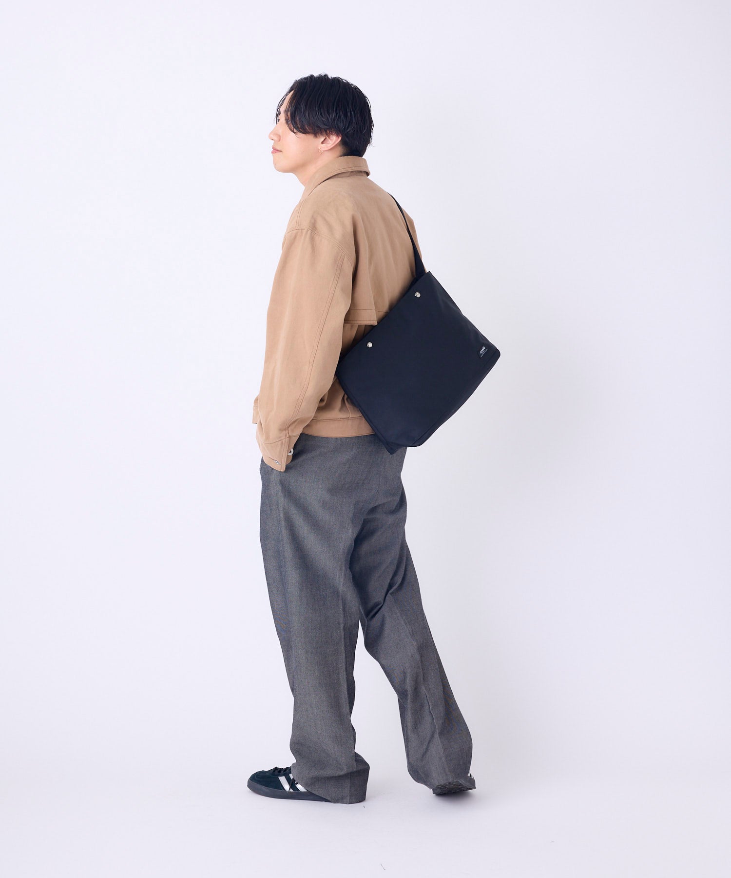 nello ショルダーバッグ 撥水 多収納 A4 TOGO ATS0661