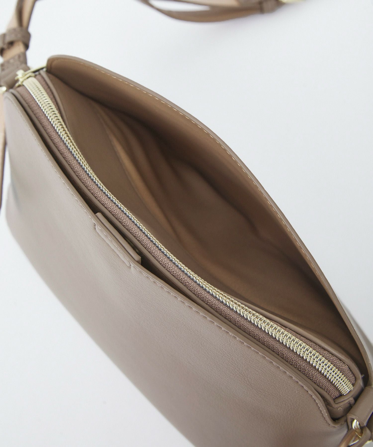 Legato Largo ショルダーバッグ 軽量 A5 かるいかばん LH-F3063