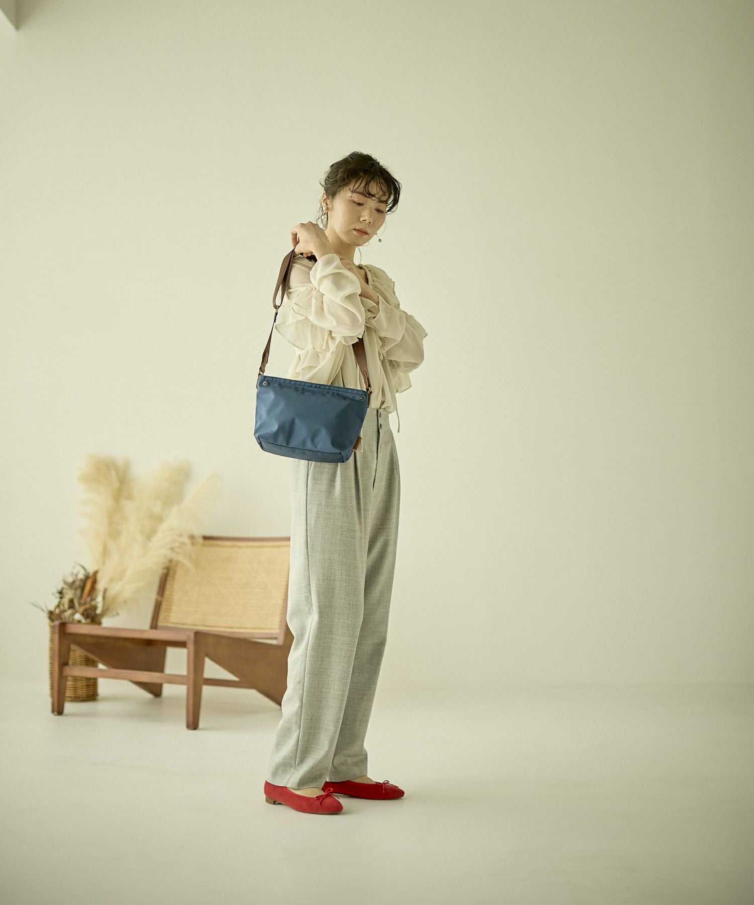 66%OFF】ミニショルダーバッグ/微光沢撥水ナイロンキャンバス