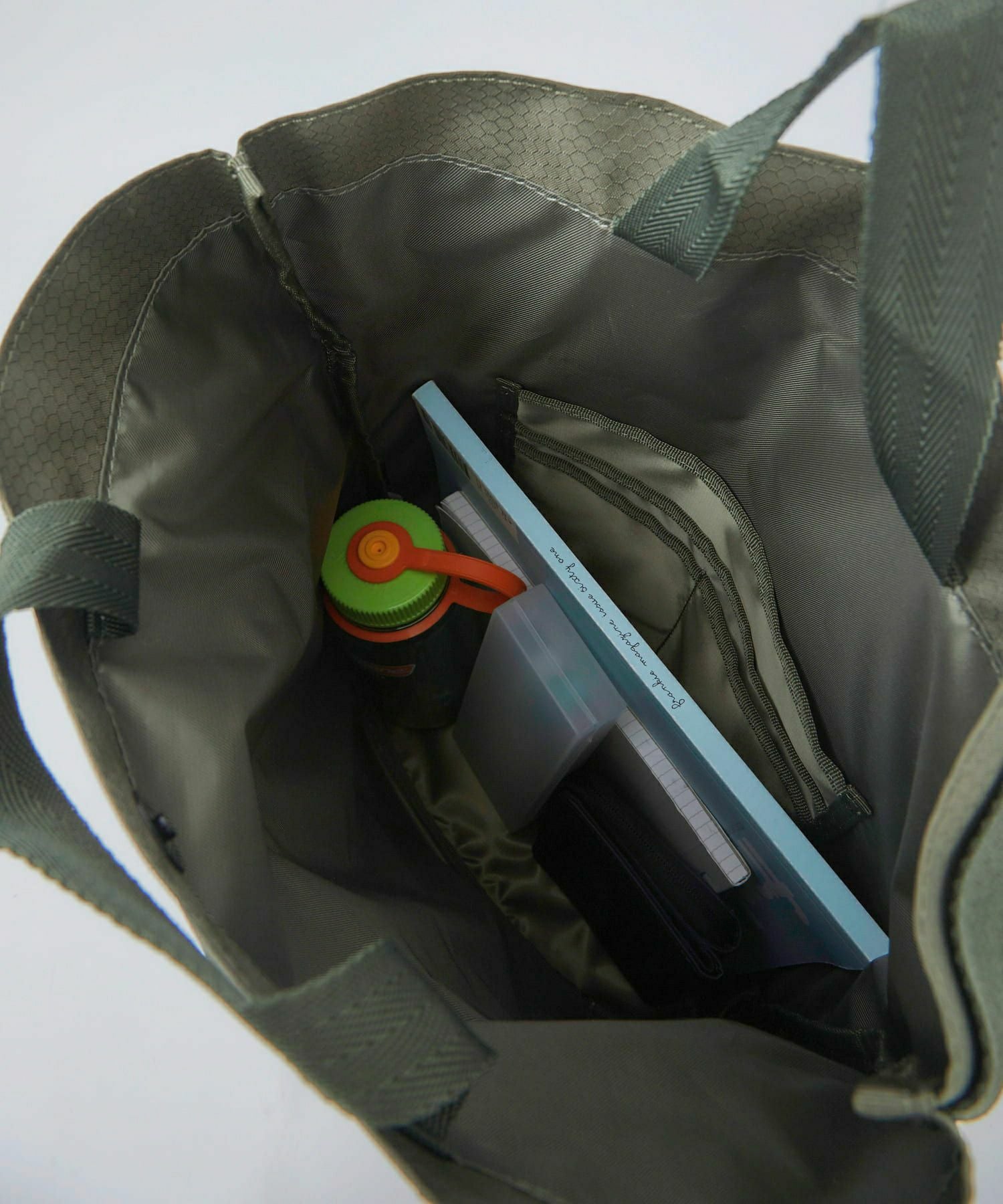 anello ショルダーバッグ 多収納 A4 OLIVE ATS0922