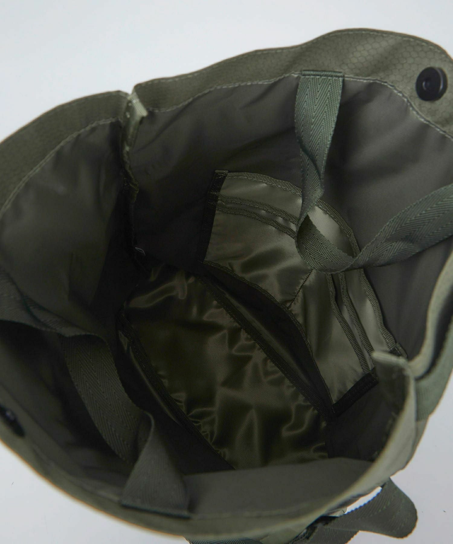 anello ショルダーバッグ 多収納 A4 OLIVE ATS0922