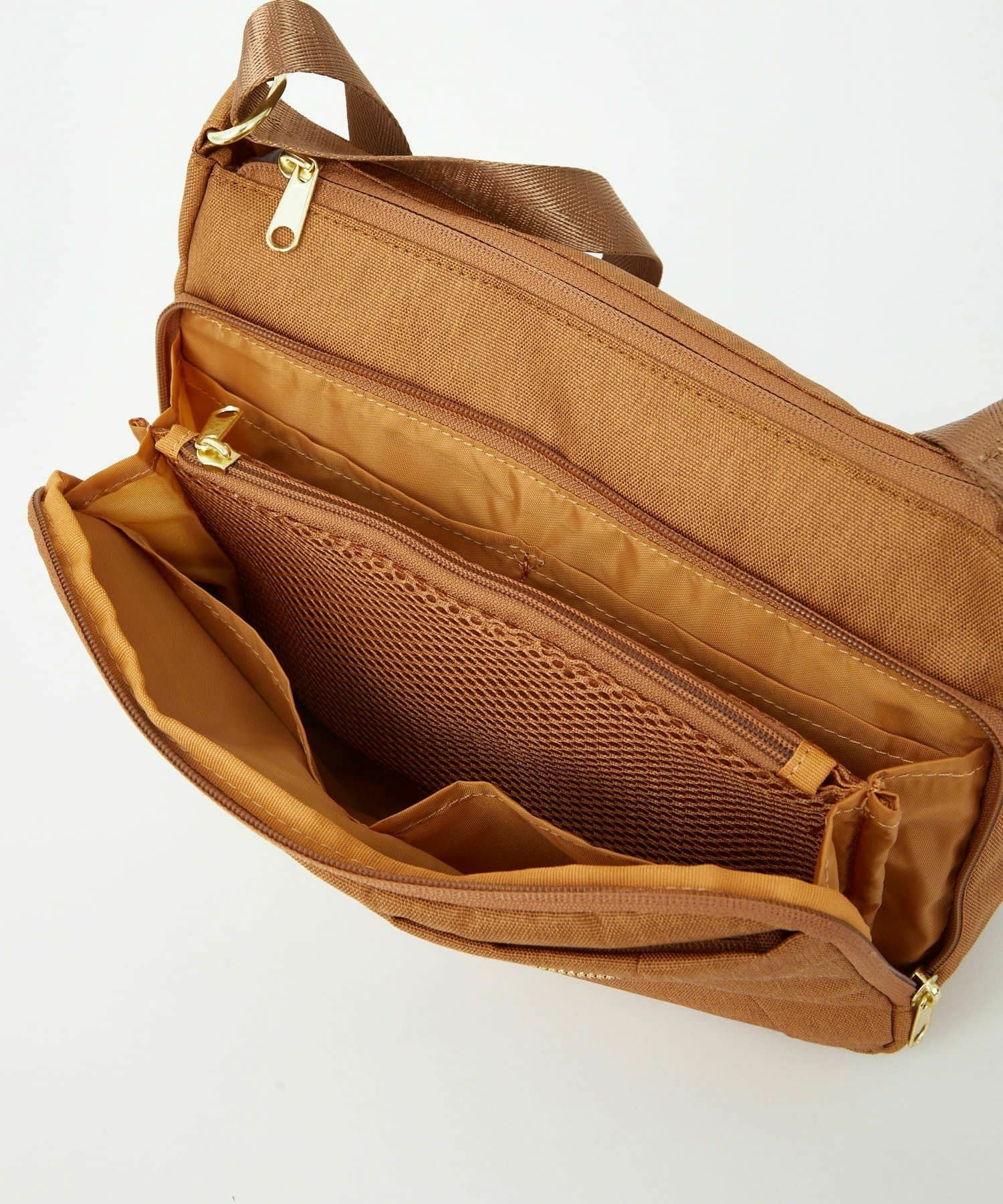 anello GRANDE ショルダーバッグ 撥水 多収納 A5 GL GTC4132