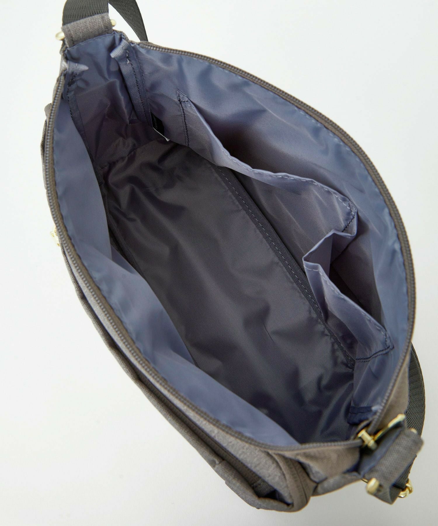 anello GRANDE ショルダーバッグ 撥水 多収納 A5 GL GTC4132