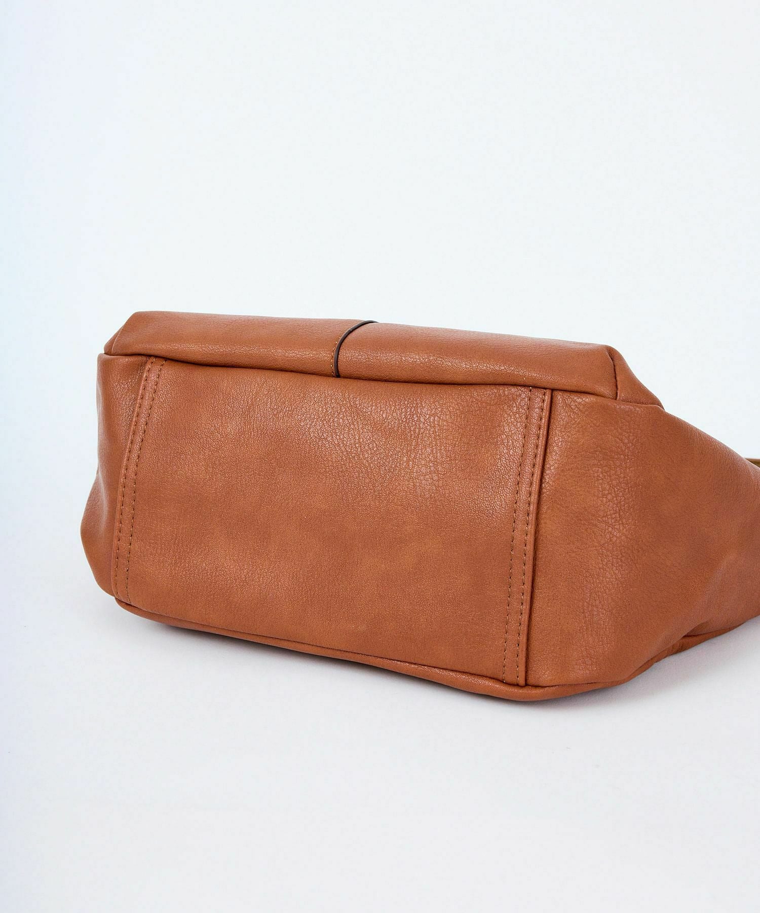 Legato Largo ショルダーバッグ  A5 スモーキーシボフェイクレザー LU-H0906Z