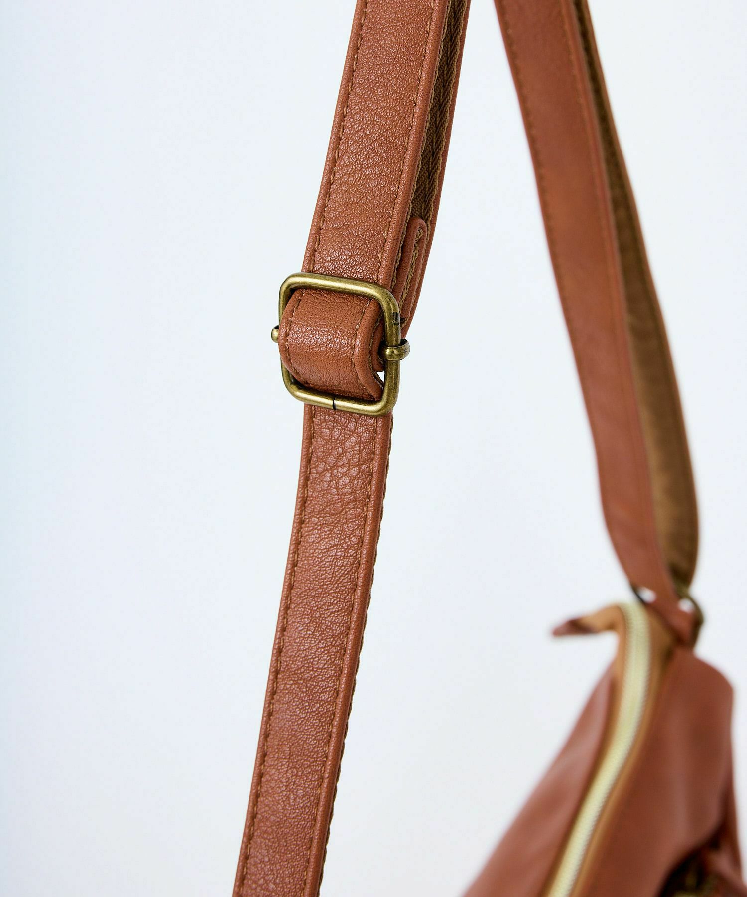 Legato Largo ショルダーバッグ  A5 スモーキーシボフェイクレザー LU-H0906Z