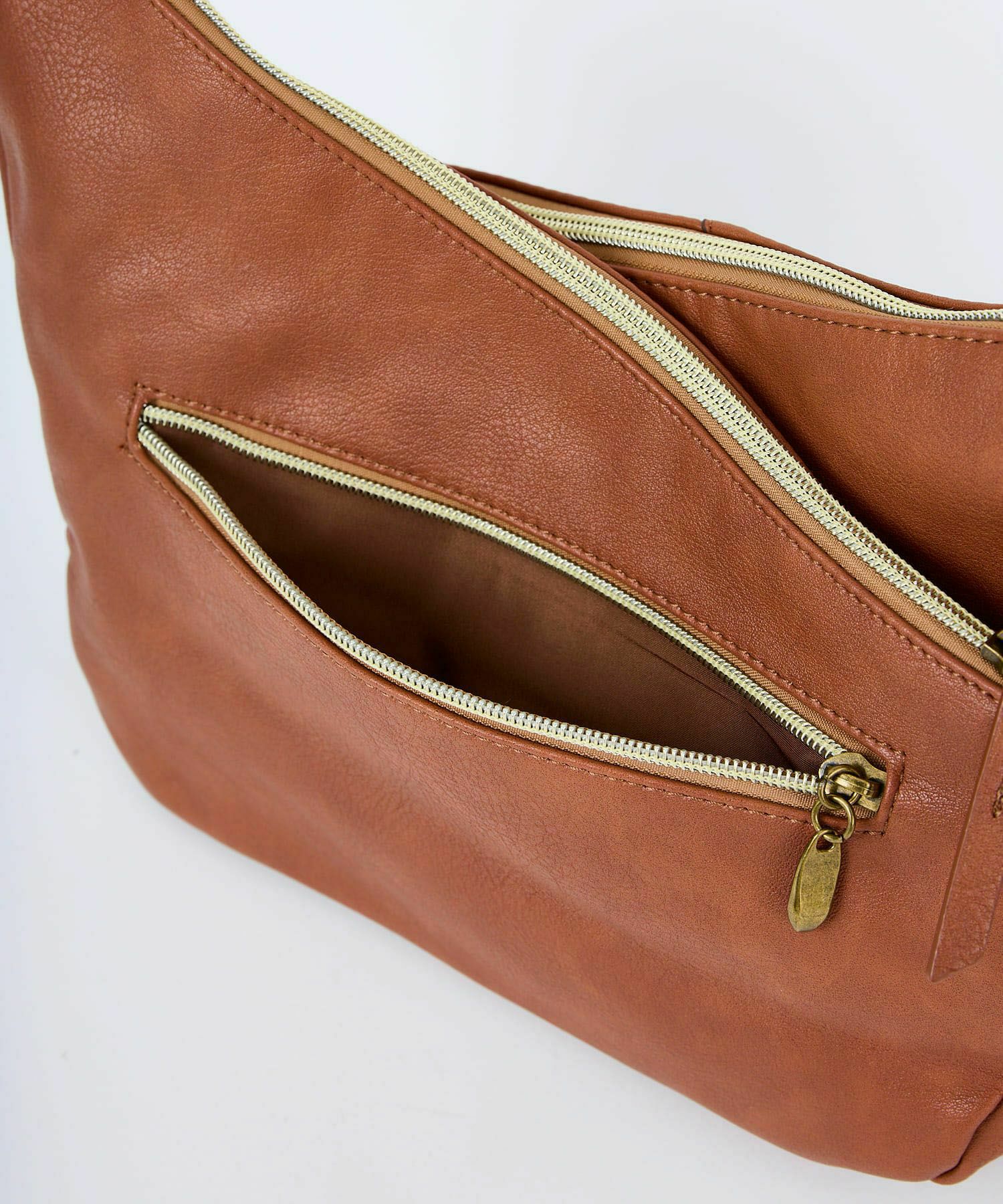 Legato Largo ショルダーバッグ  A5 スモーキーシボフェイクレザー LU-H0906Z