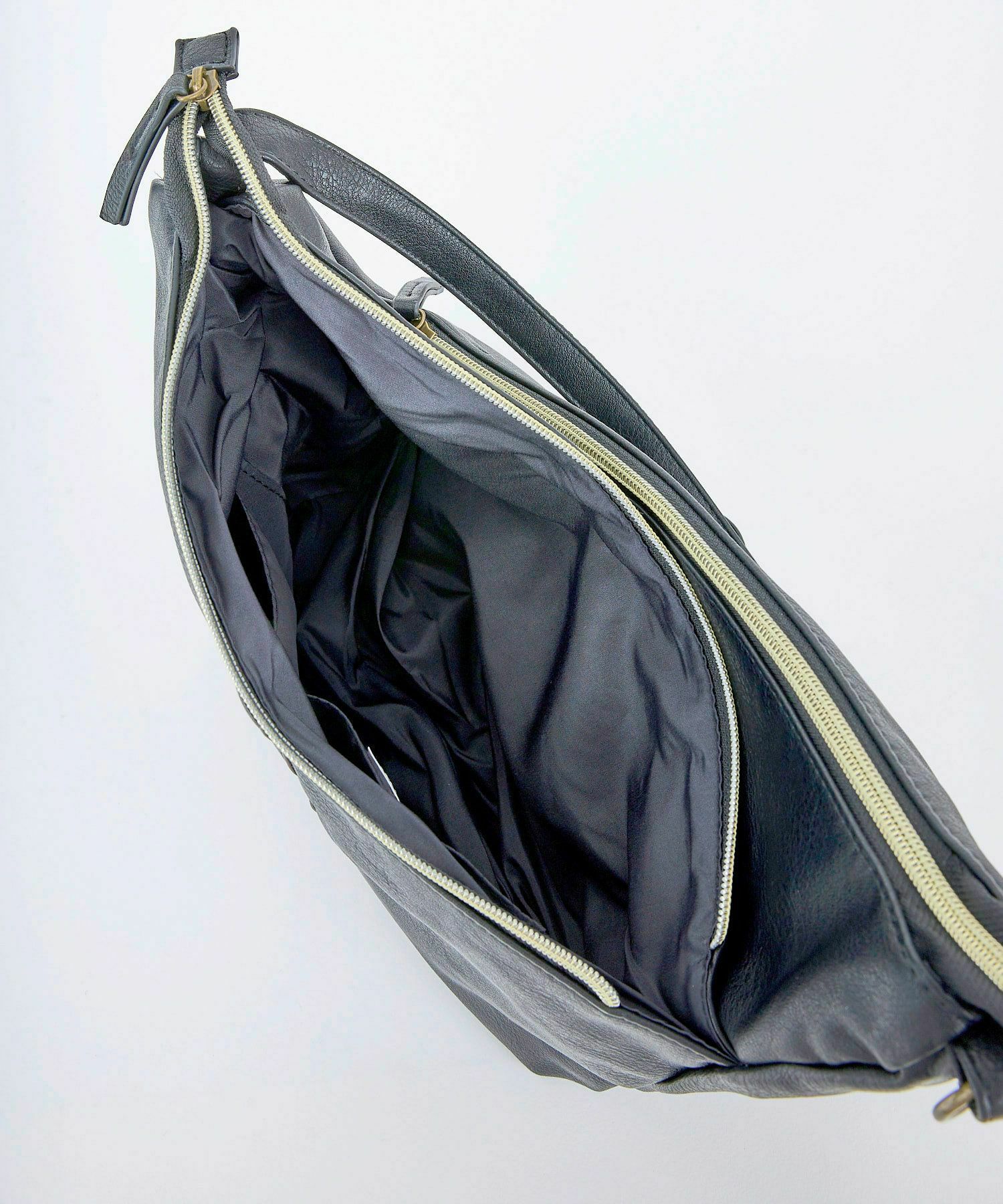 Legato Largo ショルダーバッグ  A5 スモーキーシボフェイクレザー LU-H0906Z