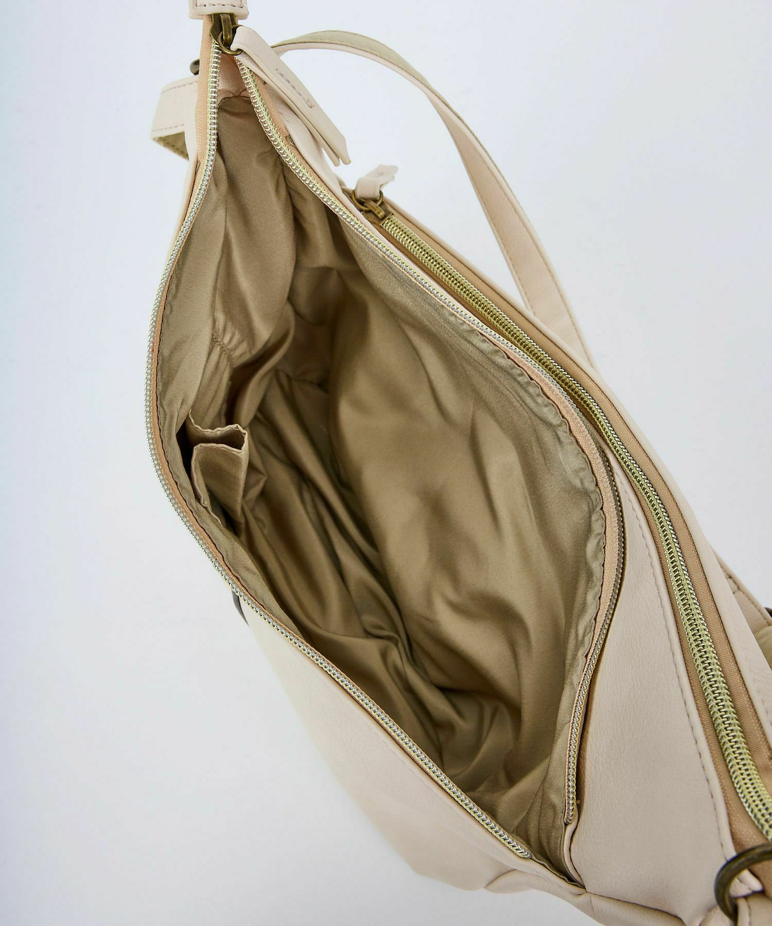 Legato Largo ショルダーバッグ  A5 スモーキーシボフェイクレザー LU-H0906Z