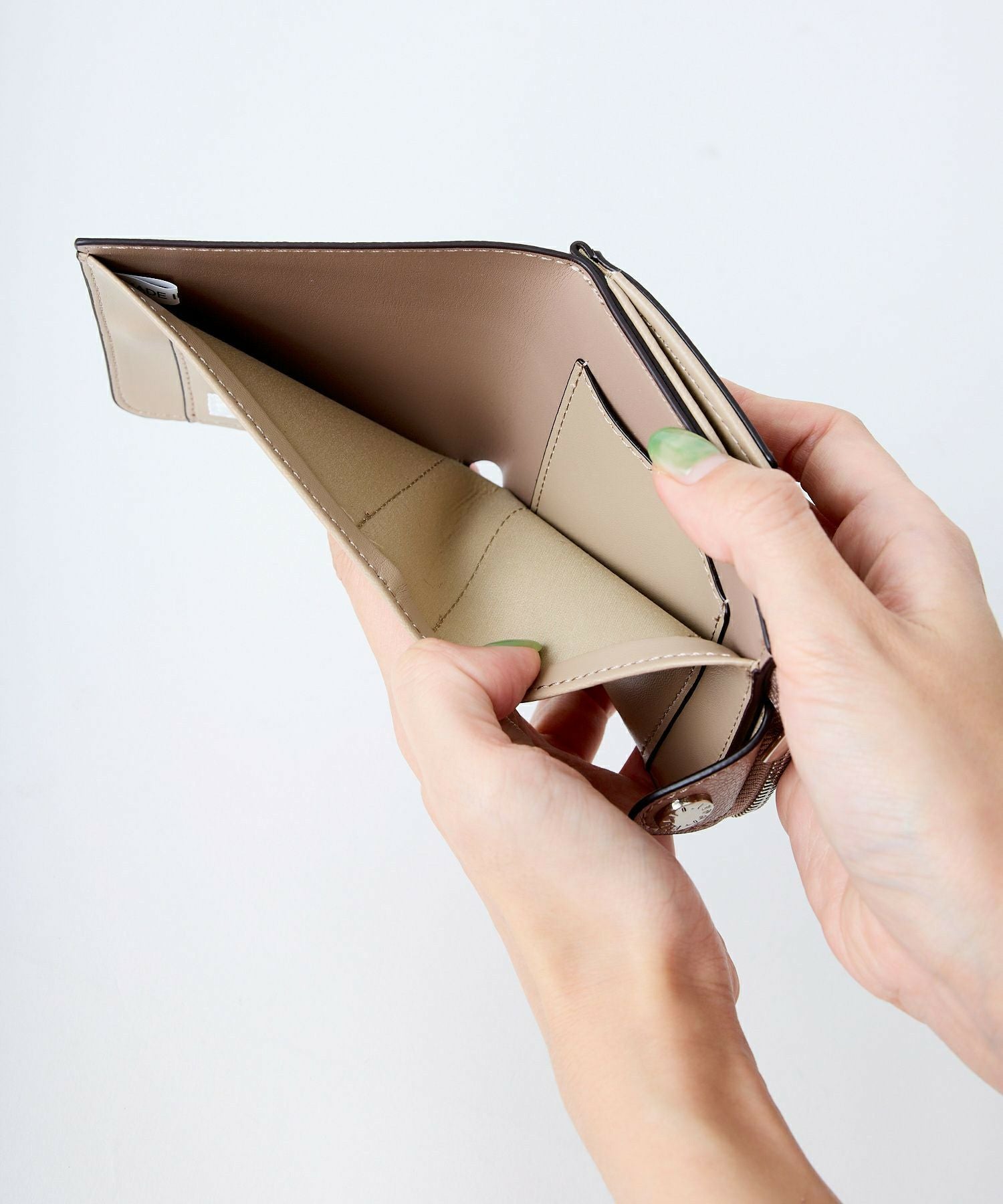 Legato Largo 折財布 軽量 mini うすいサイフ LJ-P3001