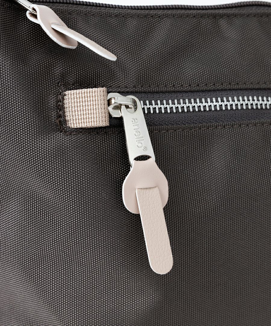 anello ショルダーバッグ 多収納 A5 THREE ATH3237