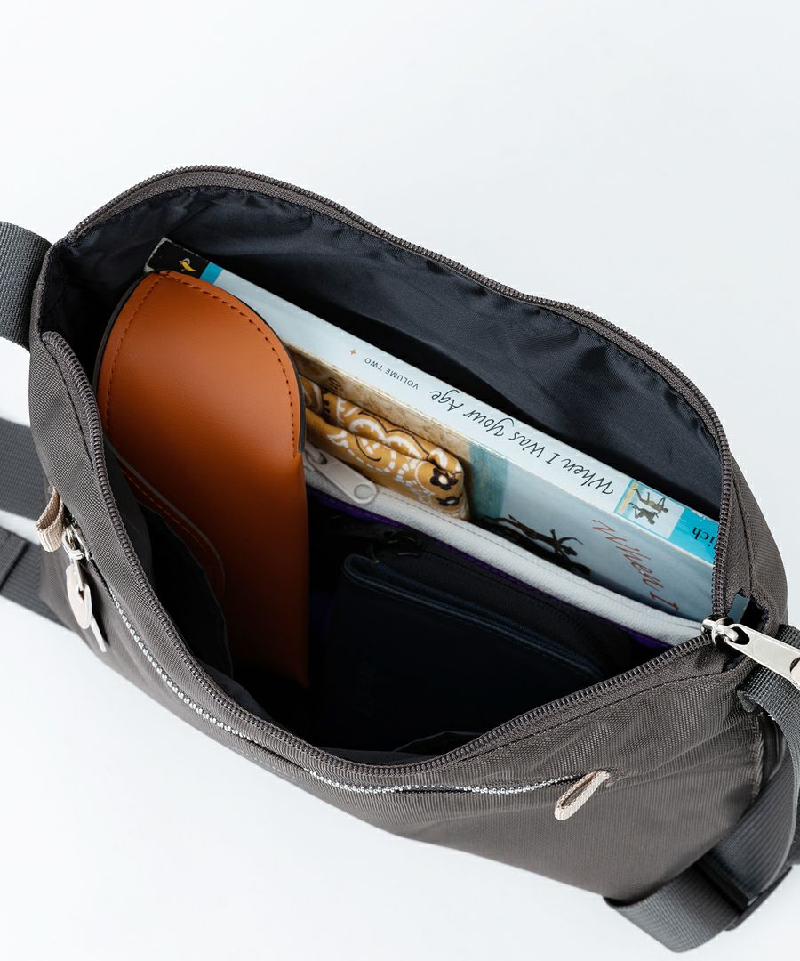 anello ショルダーバッグ 多収納 A5 THREE ATH3237