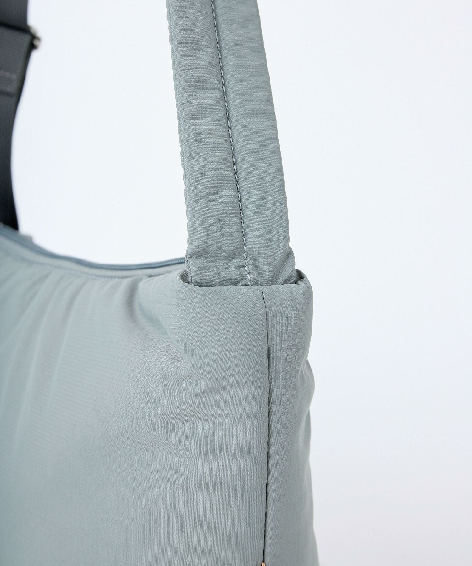 Legato Largo ショルダーバッグ 撥水 A5 パデッドナイロンハンモック LG-F3161