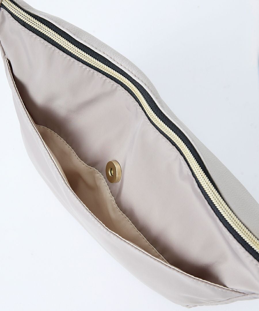 Legato Largo ショルダーバッグ 撥水 A5 グロッシーコンビ LI-E1591