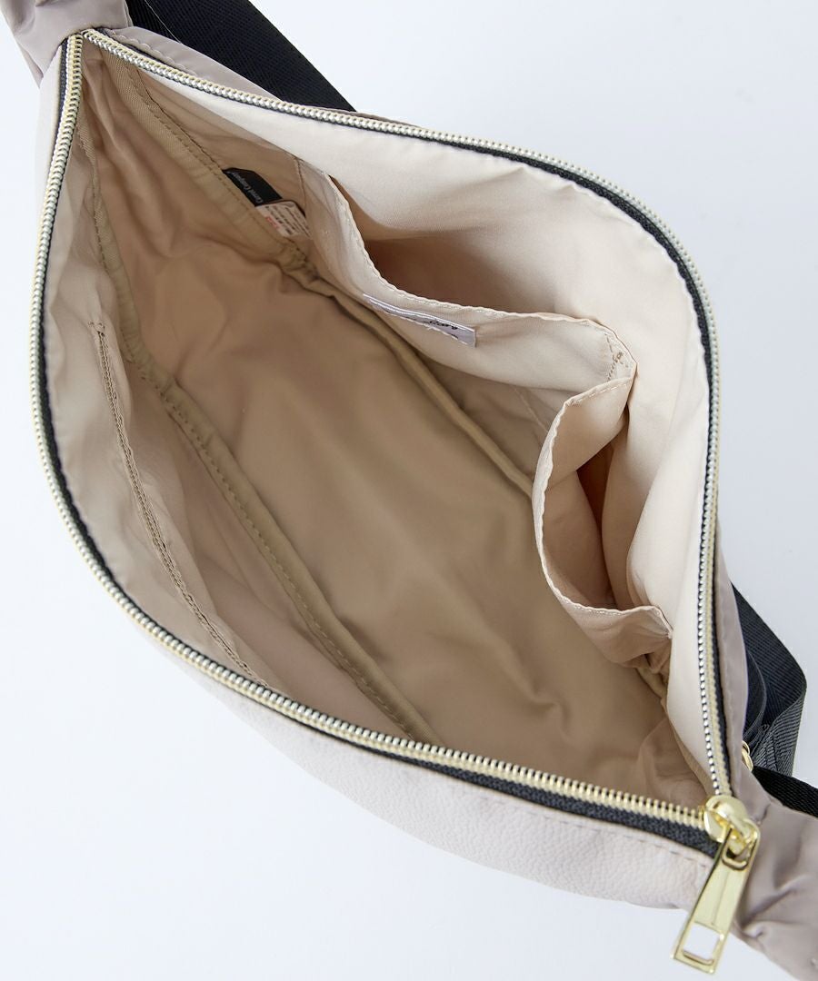 Legato Largo ショルダーバッグ 撥水 A5 グロッシーコンビ LI-E1591