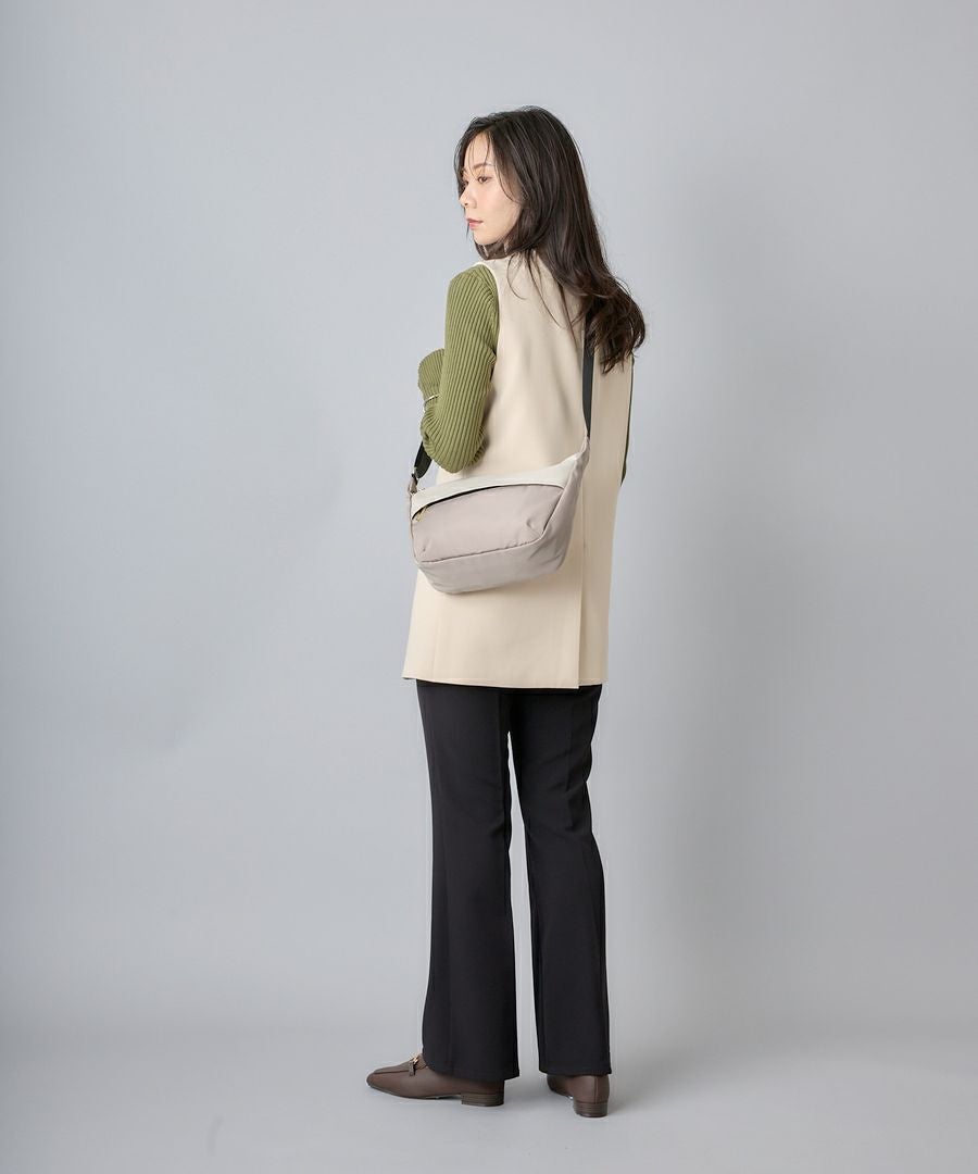 Legato Largo ショルダーバッグ 撥水 A5 グロッシーコンビ LI-E1591