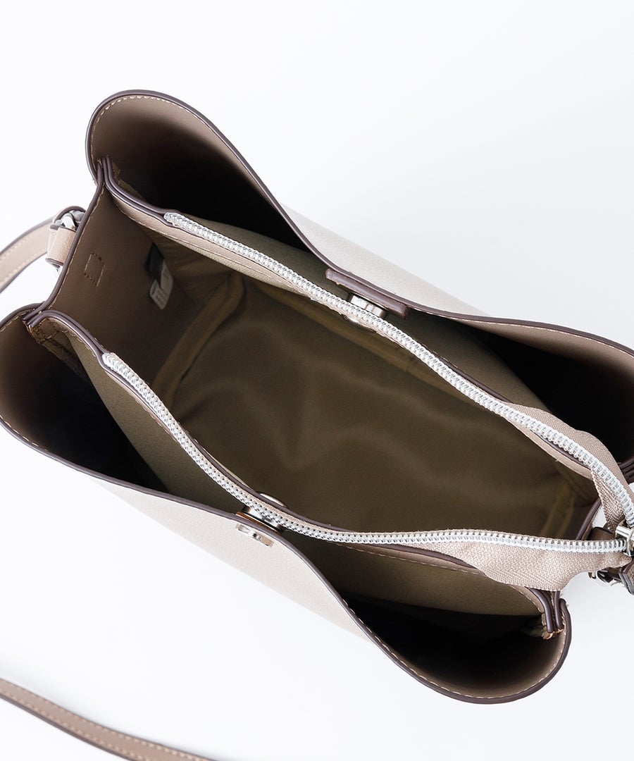 Legato Largo ショルダーバッグ 軽量 A5 かるいかばん LG-P0116