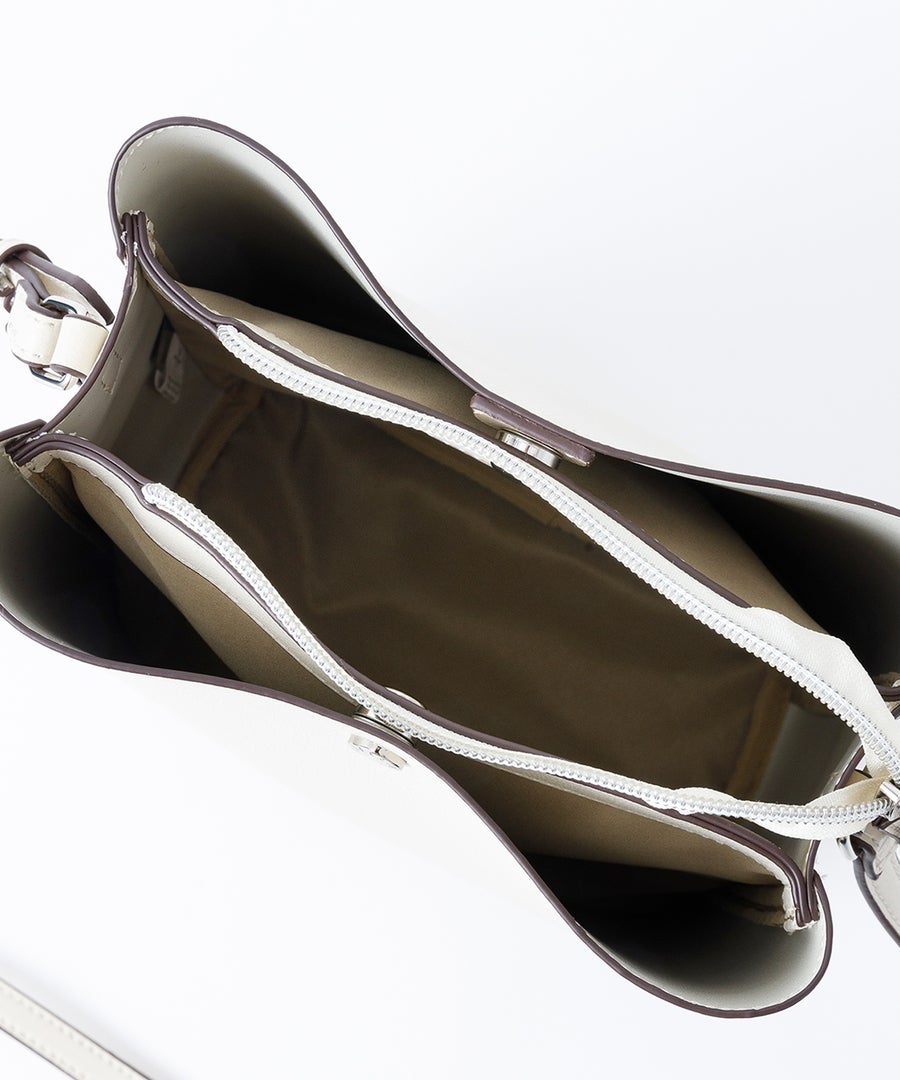 Legato Largo ショルダーバッグ 軽量 A5 かるいかばん LG-P0116