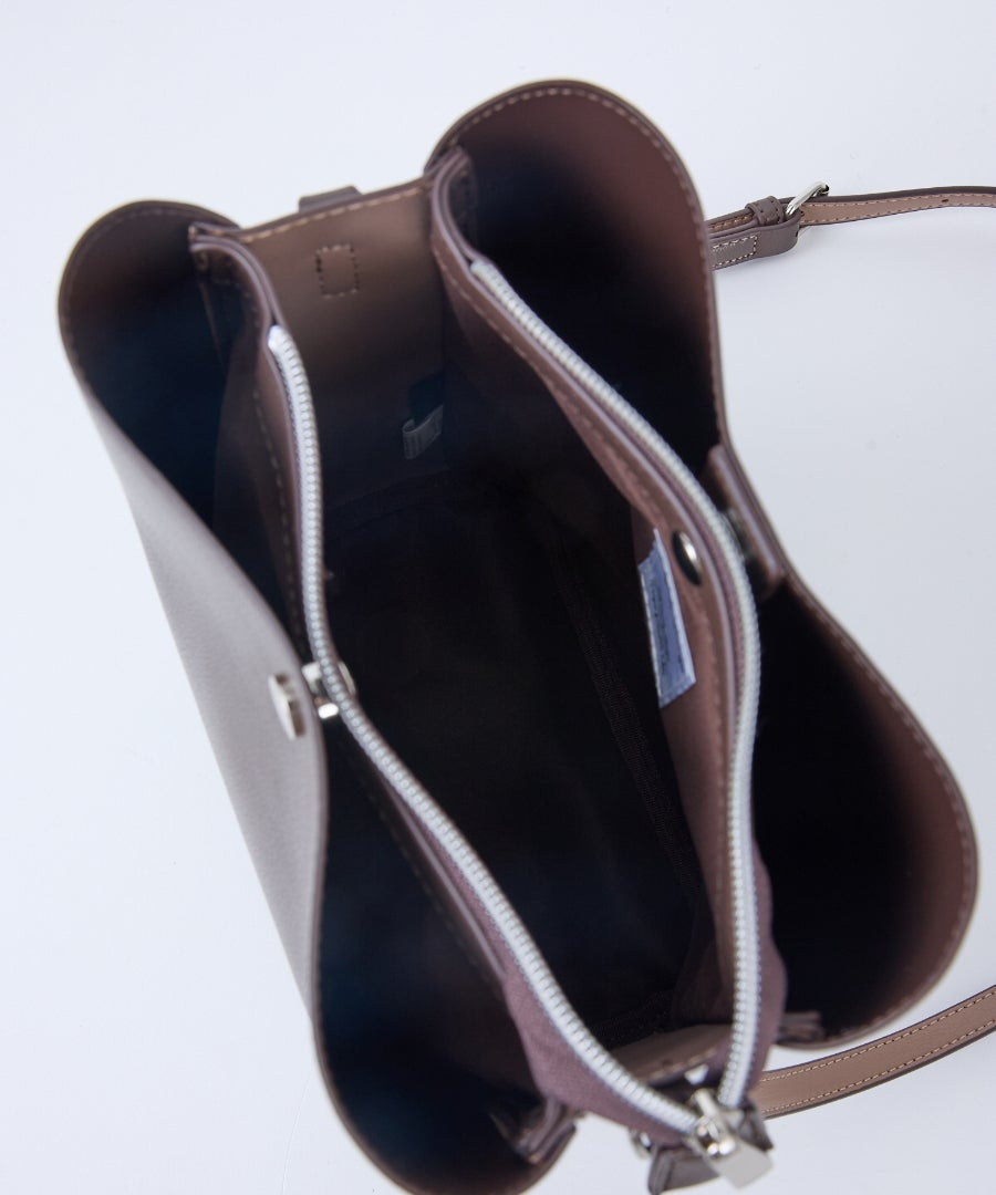 Legato Largo ショルダーバッグ 軽量 A5 かるいかばん LG-P0116