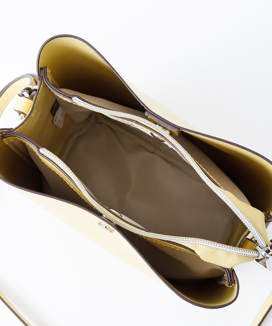 Legato Largo ショルダーバッグ 軽量 A5 かるいかばん LG-P0116