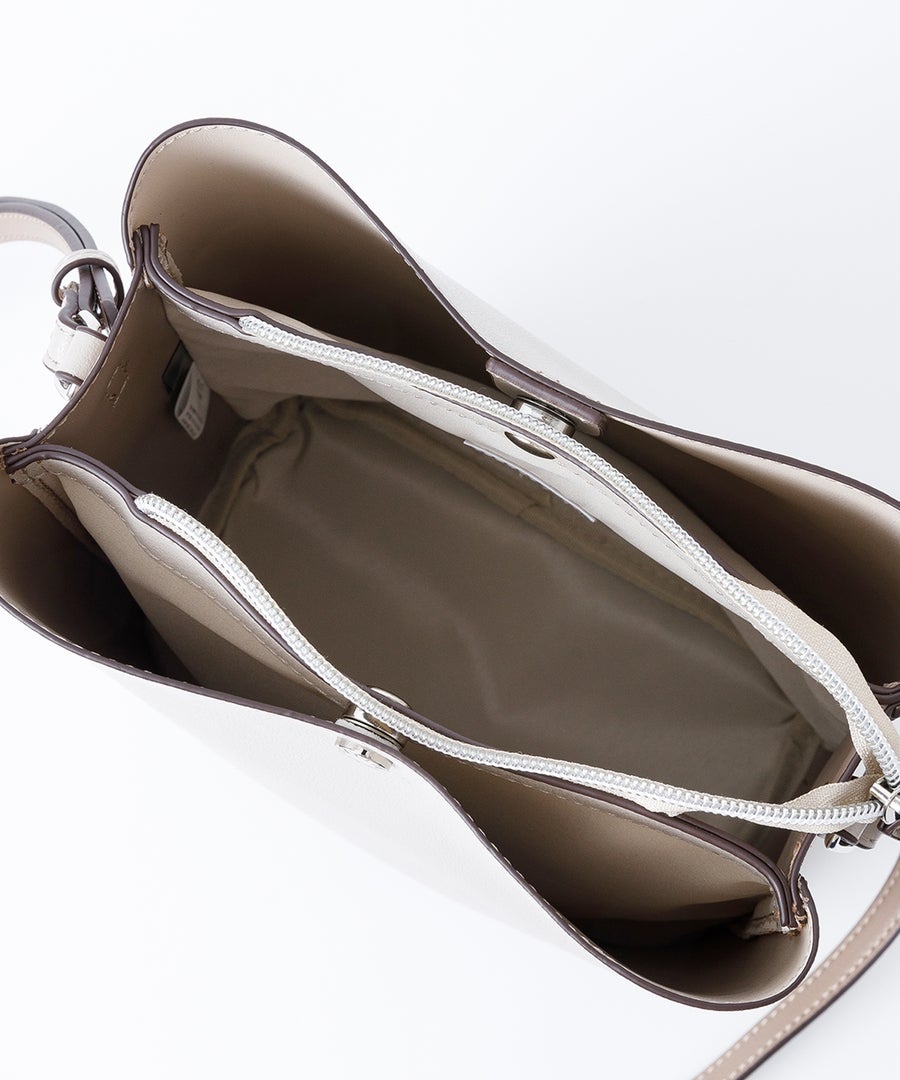 Legato Largo ショルダーバッグ 軽量 A5 かるいかばん LG-P0116