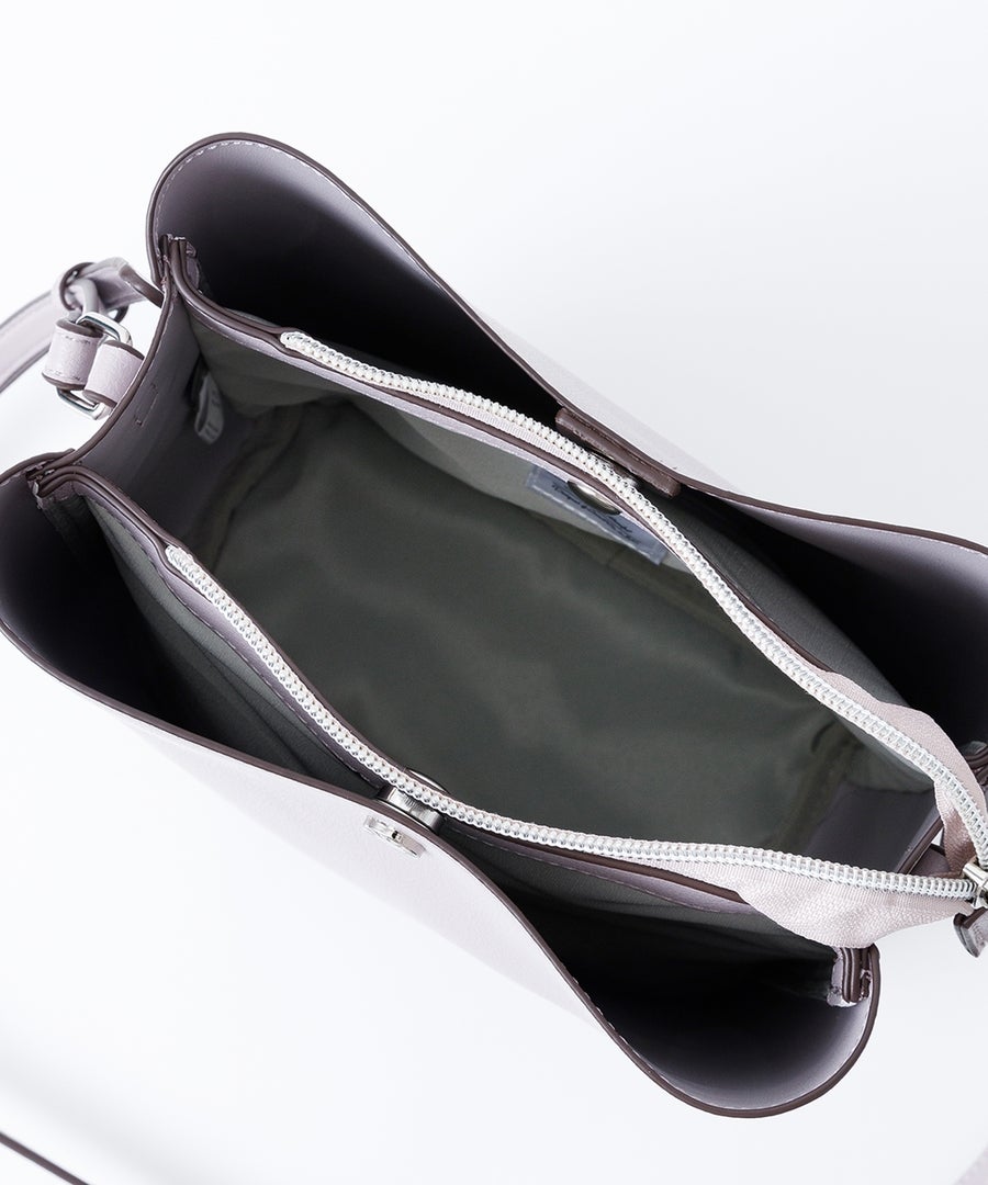 Legato Largo ショルダーバッグ 軽量 A5 かるいかばん LG-P0116