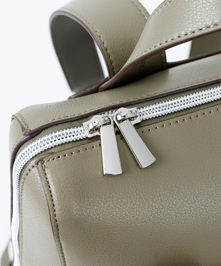 Legato Largo リュック バックパック 軽量 PC収納 A4 かるいかばん LG-P0118