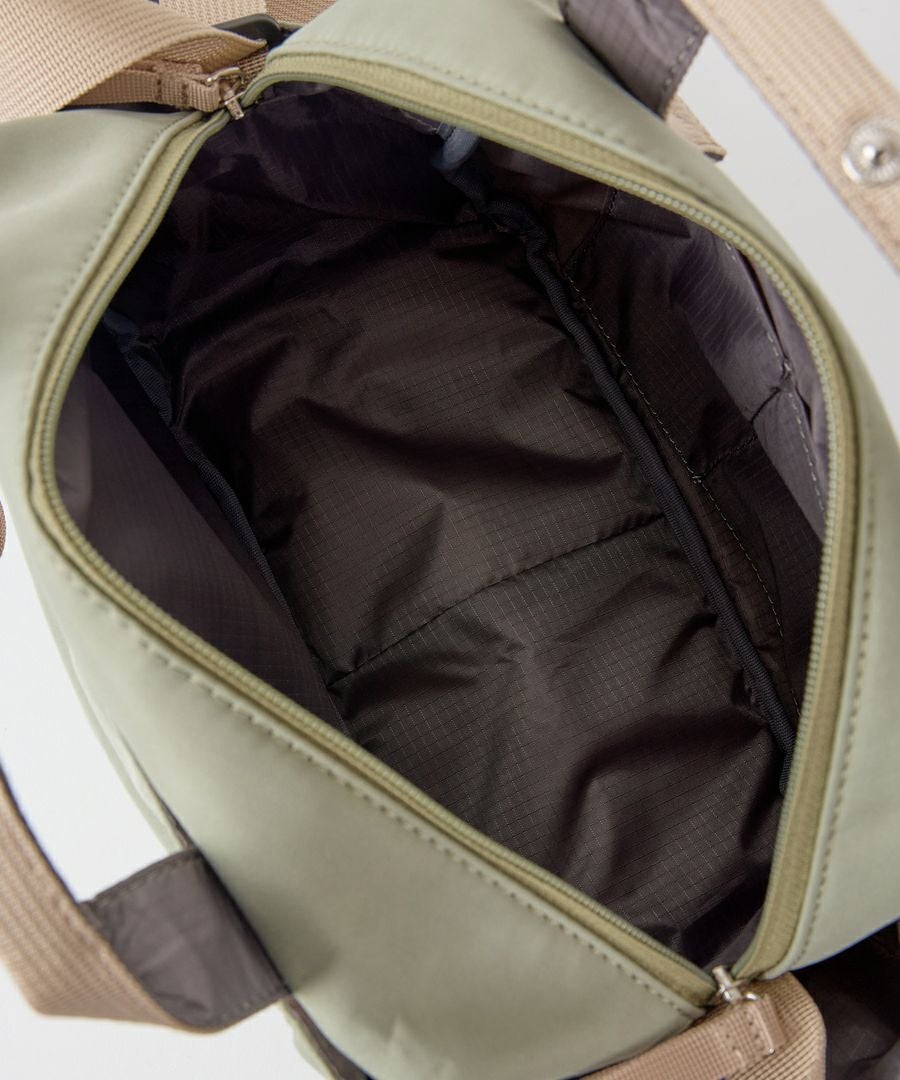 anello GRANDE ショルダーバッグ 軽量 撥水 2WAY 多収納 A5 IRIS GHN1093