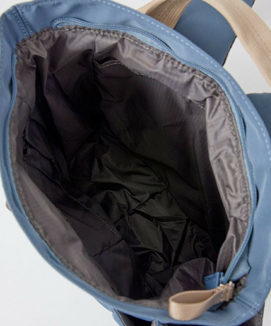 anello GRANDE リュック バックパック 軽量 撥水 多収納 10ﾎﾟｹ A4 IRIS GHN1094