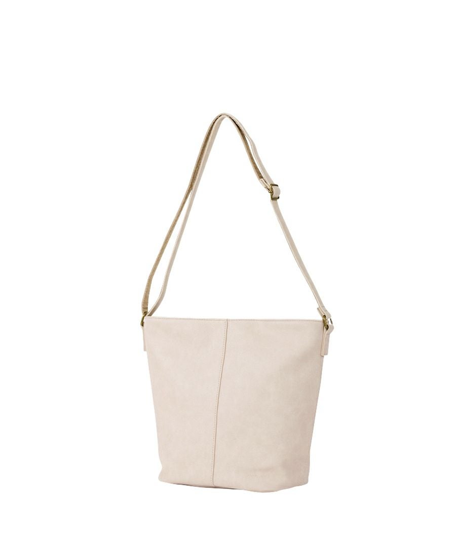 Legato Largo ショルダーバッグ 軽量 上質な質感 多収納 リバイバル A5 スモーキーシボフェイクレザー LG-F3361