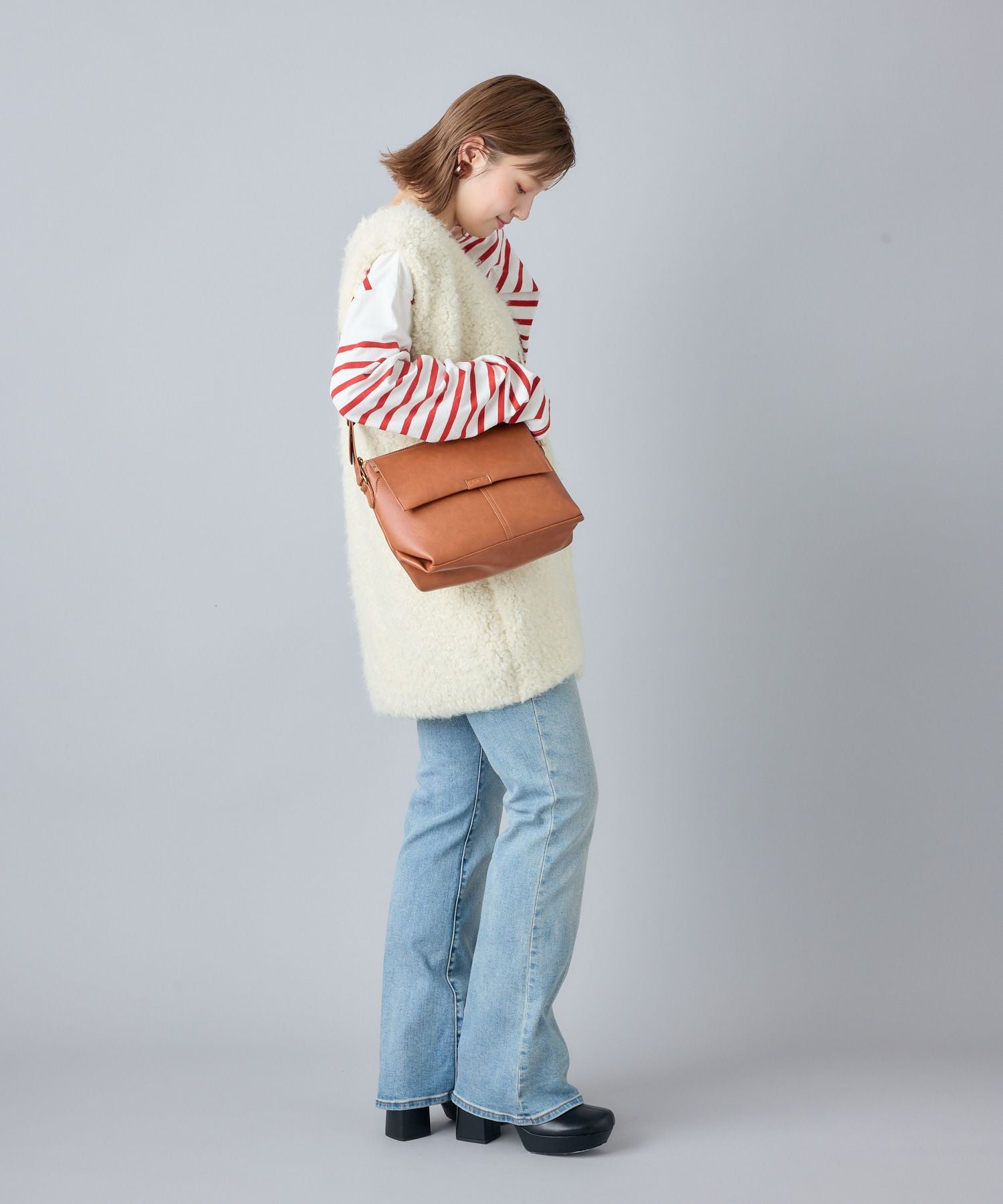 Legato Largo ショルダーバッグ お財布機能付き 多収納 A5 ネオノスタルジック LH-D1227