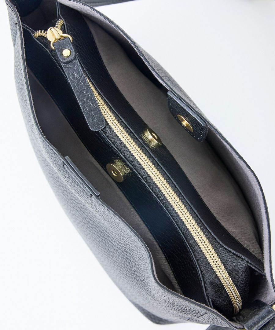 Legato Largo ショルダーバッグ 軽量 3室仕様 自立 A5 レトロシボ LH-D1372