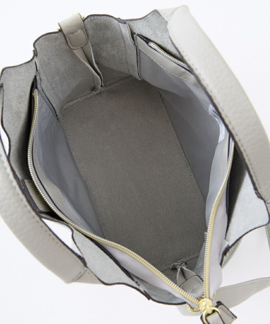 Legato Largo トートバッグ 軽量 2WAY 3室仕様 自立 A5 レトロシボ LH-D1373