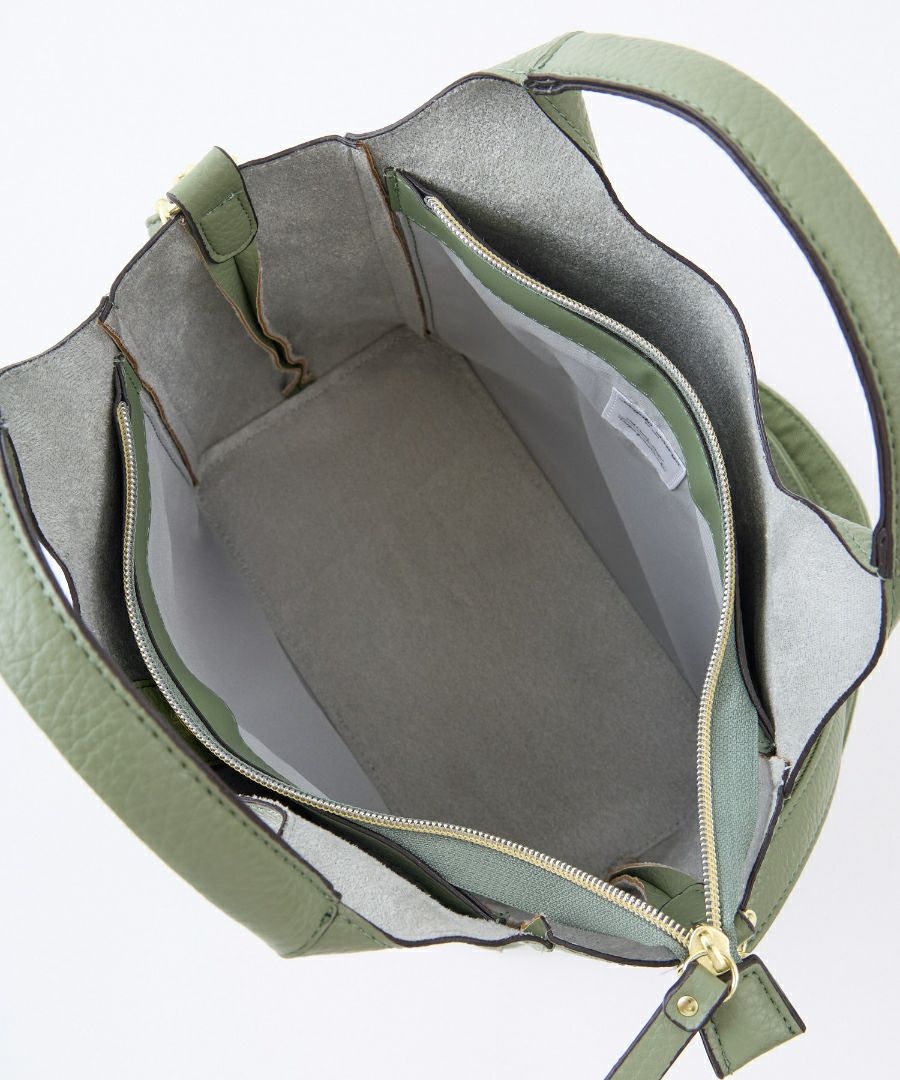 Legato Largo トートバッグ 軽量 2WAY 3室仕様 自立 A5 レトロシボ LH-D1373