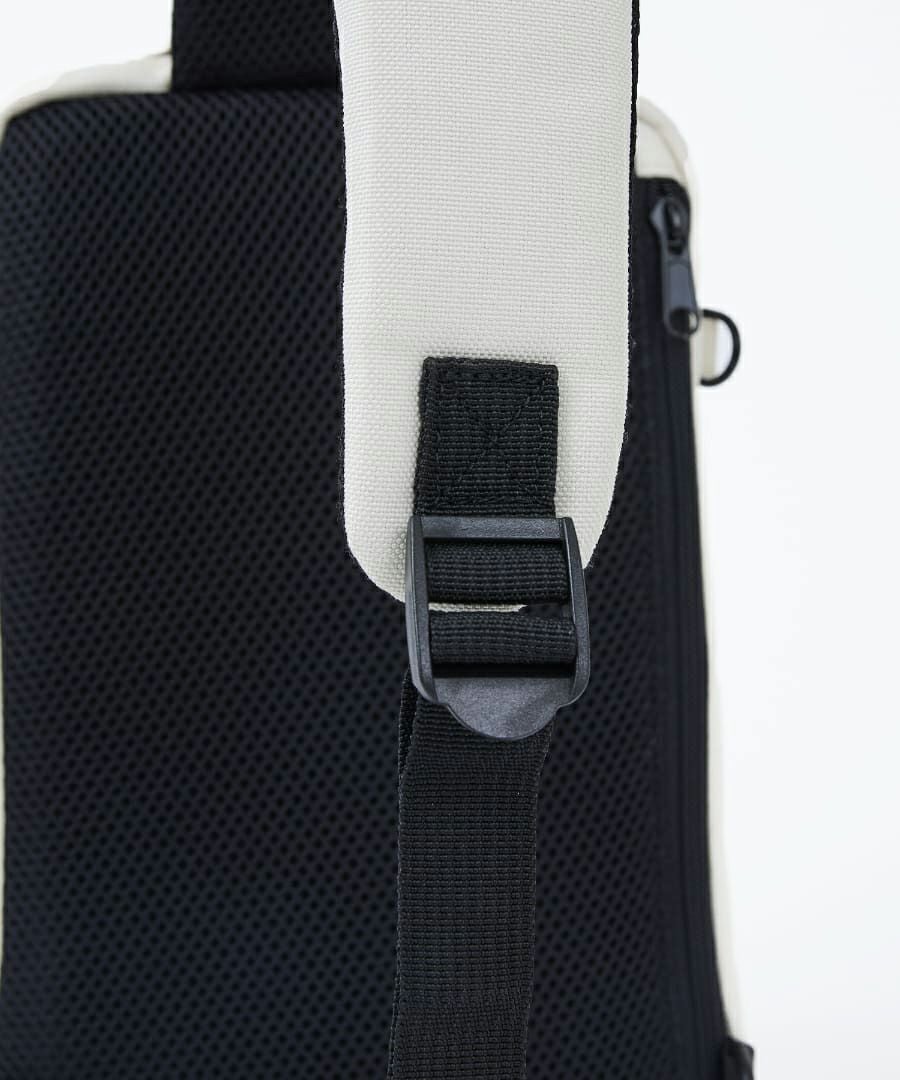 fulcro ボディバッグ ウエストポーチ 撥水 左右変換 タブレット専用ポケット付き mini ESSENCE fma-0002