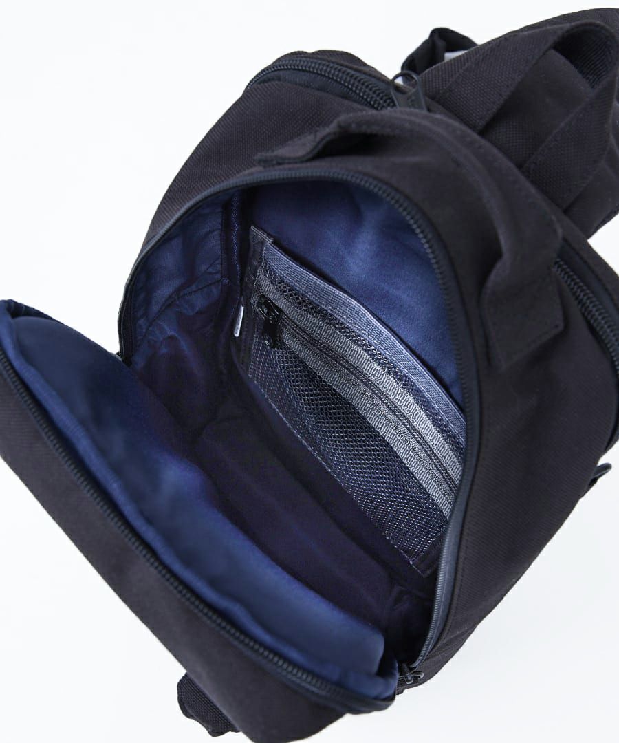 fulcro ボディバッグ ウエストポーチ 撥水 左右変換 タブレット専用ポケット付き mini ESSENCE fma-0002