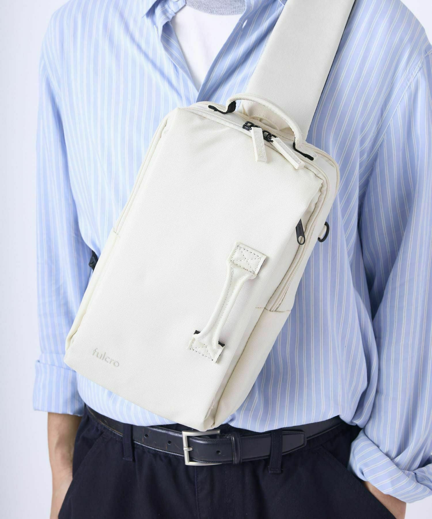 fulcro ボディバッグ ウエストポーチ 撥水 左右変換 タブレット専用ポケット付き mini ESSENCE fma-0002