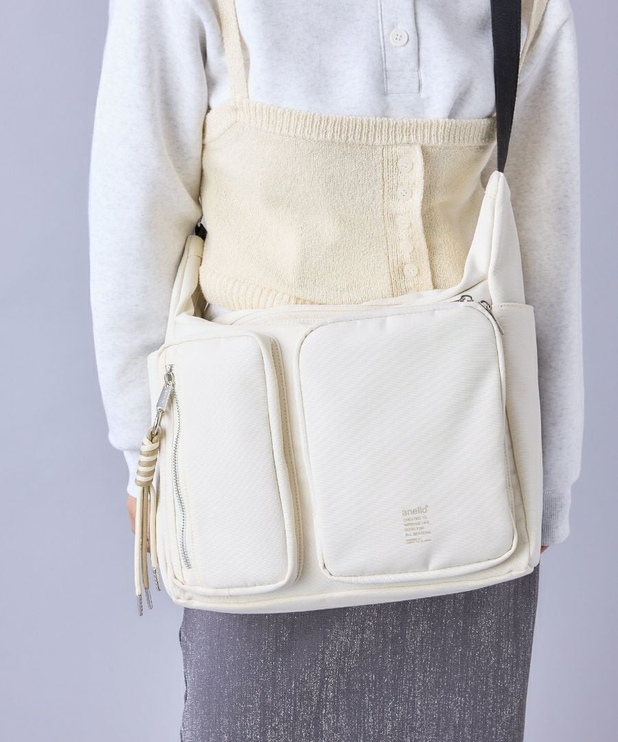 anello ショルダーバッグ 両面撥水 チャーム付き A4 DOROTHY ATB4823