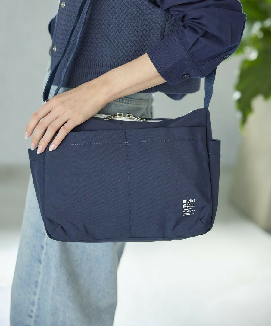 anello ショルダーバッグ 両面撥水 軽量 10ポケット A5 PARADE ATM0964