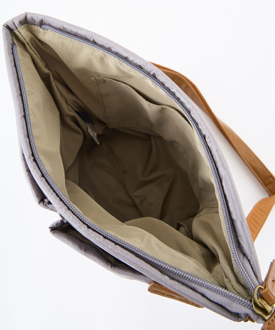 Legato Largo ショルダーバッグ ドット 撥水 バケツ型ショルダー 軽量 A5 撥水ドットナイロン LG-F3472