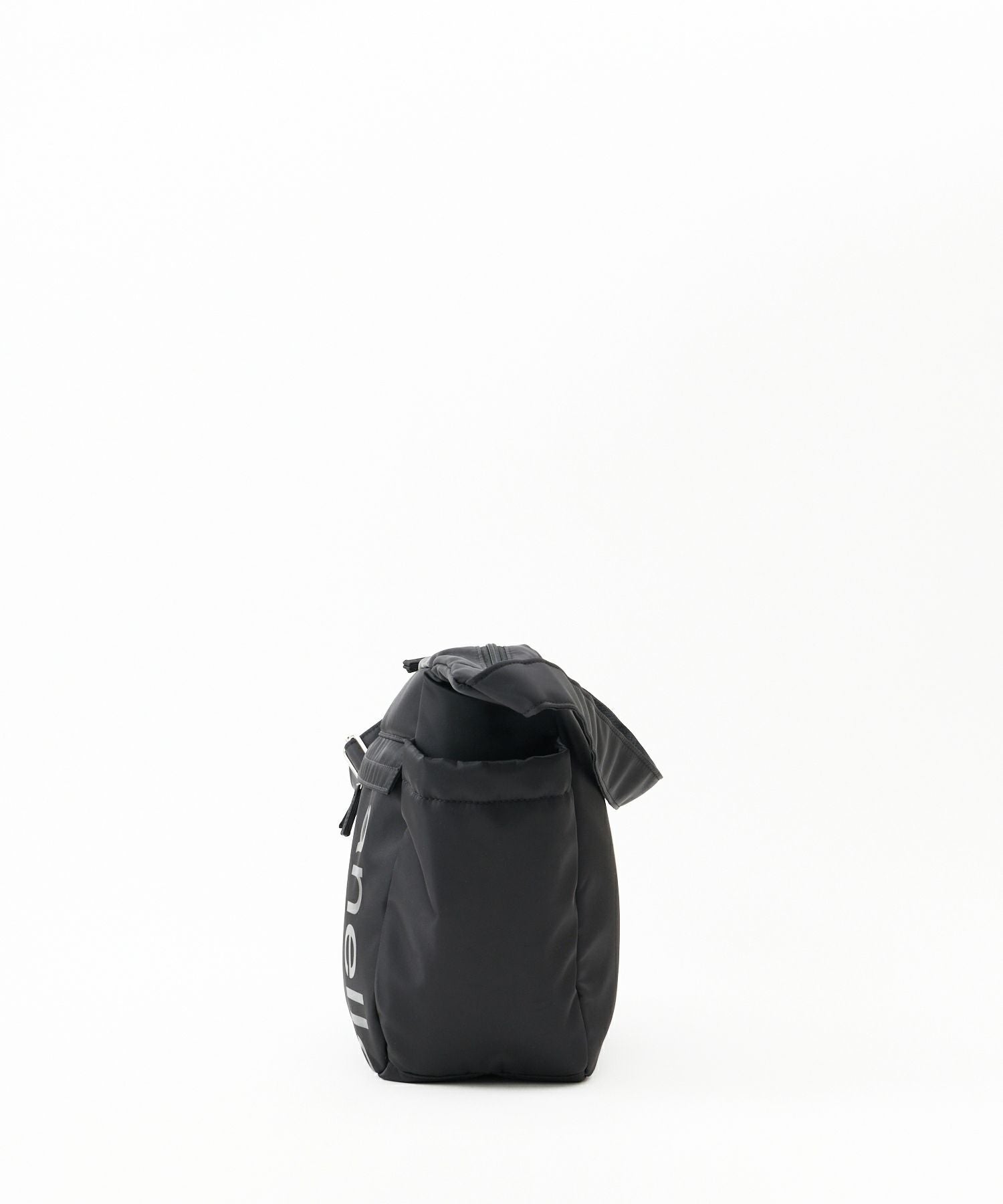 anello ショルダーバッグ 両面撥水 ラバープリント パディング Dカン A4 ALF AIY0133