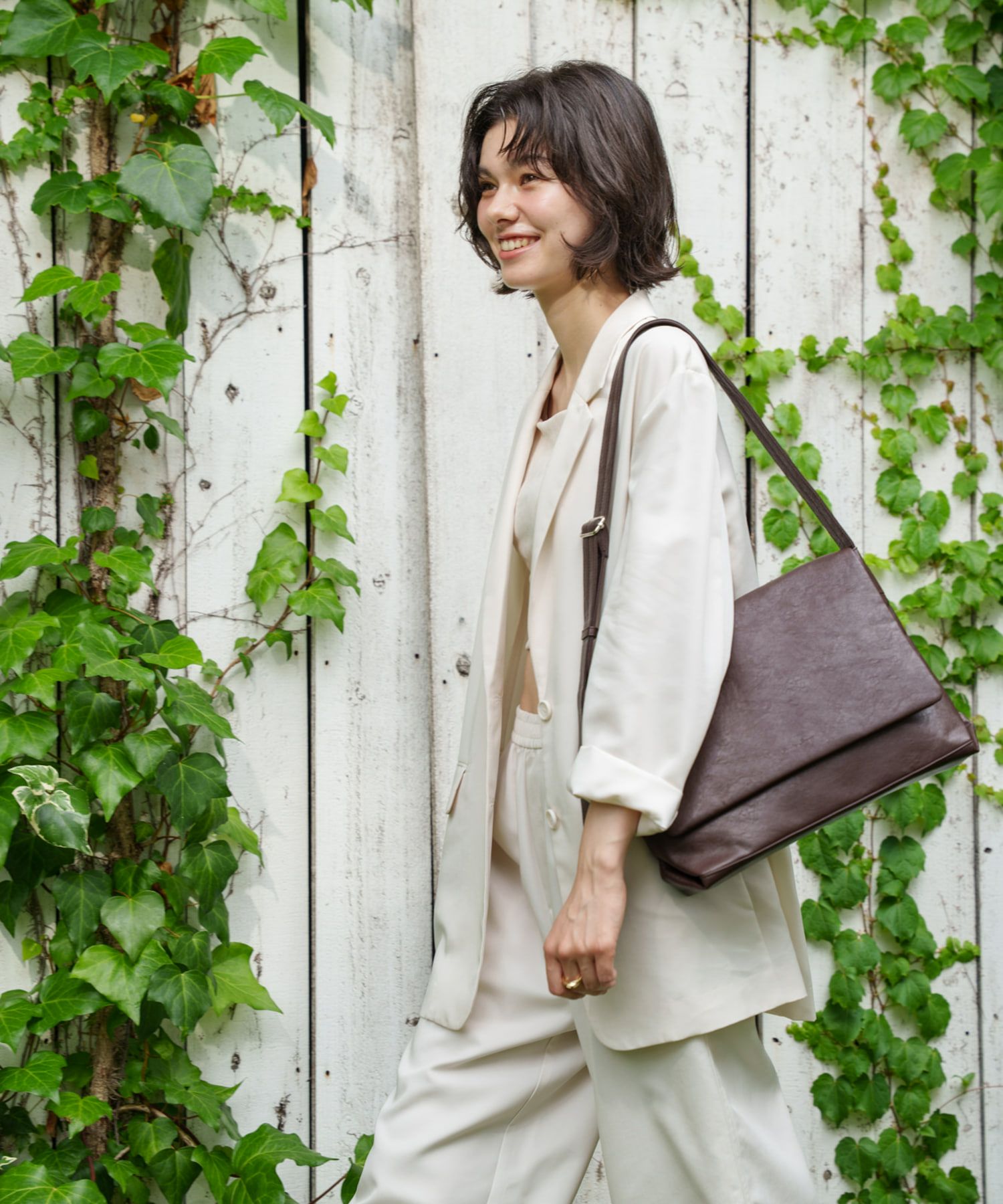 Legato Largo ショルダーバッグ 洗濯可能 自立 男女兼用 A5 ユニプレーン LG-X0473