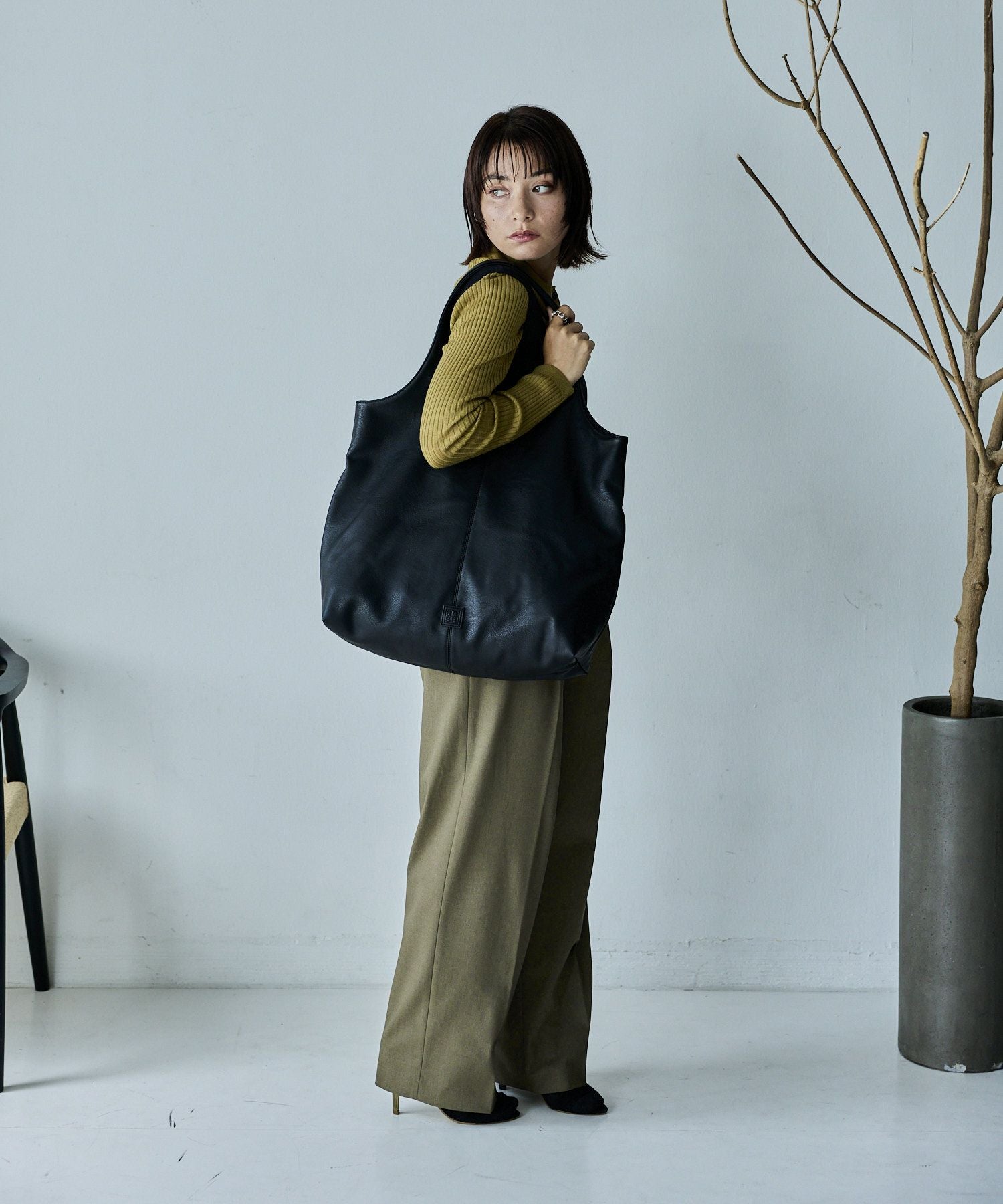 anello トートバッグ 隠しファスナーポケット A4 VANESSA AGB5062