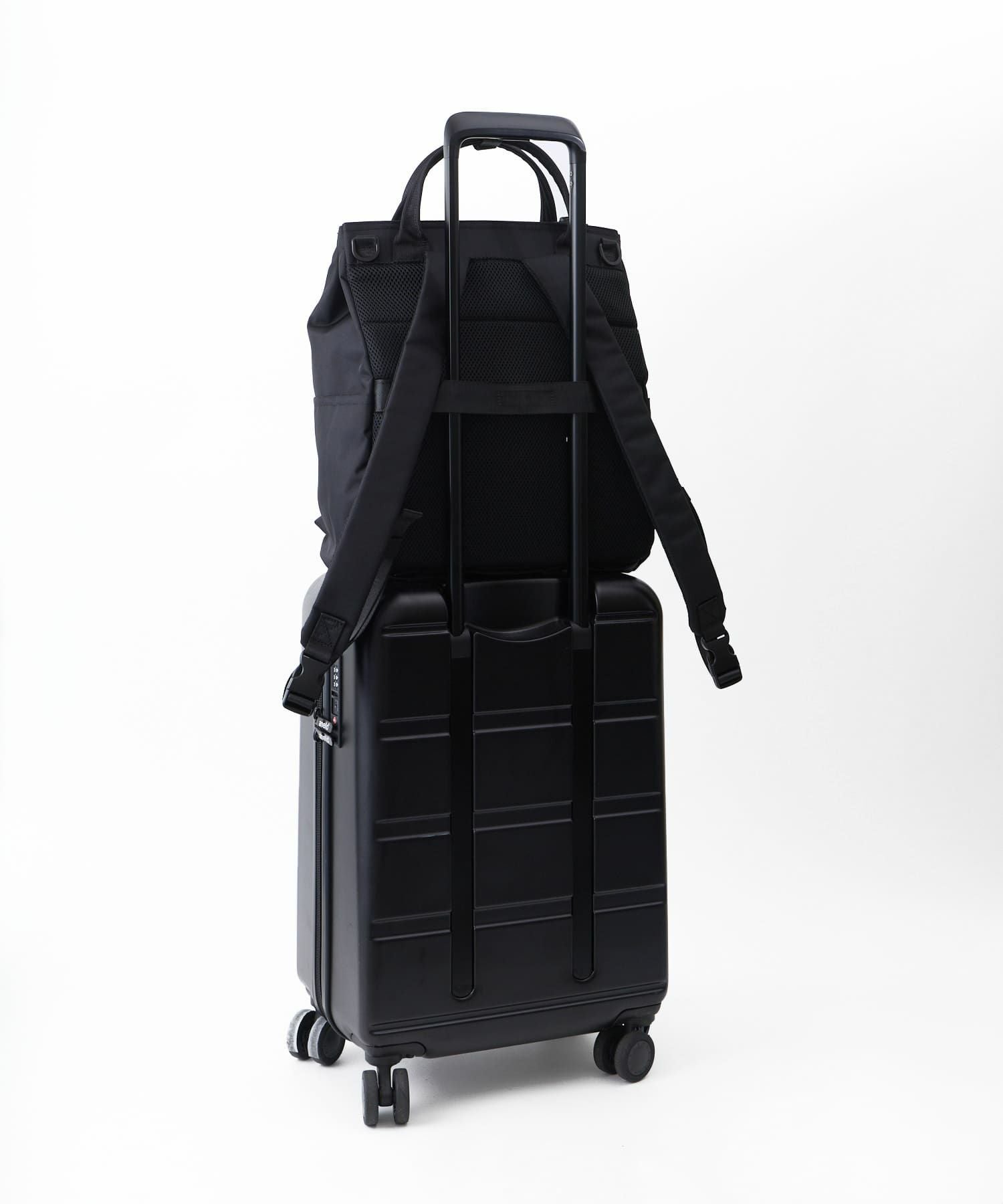 anello リュック バックパック TPU素材底ポケット カラーメッシュポケット 両面撥水 2WAY ｷｬﾘｰｵﾝ A4 SHARE ATH3773