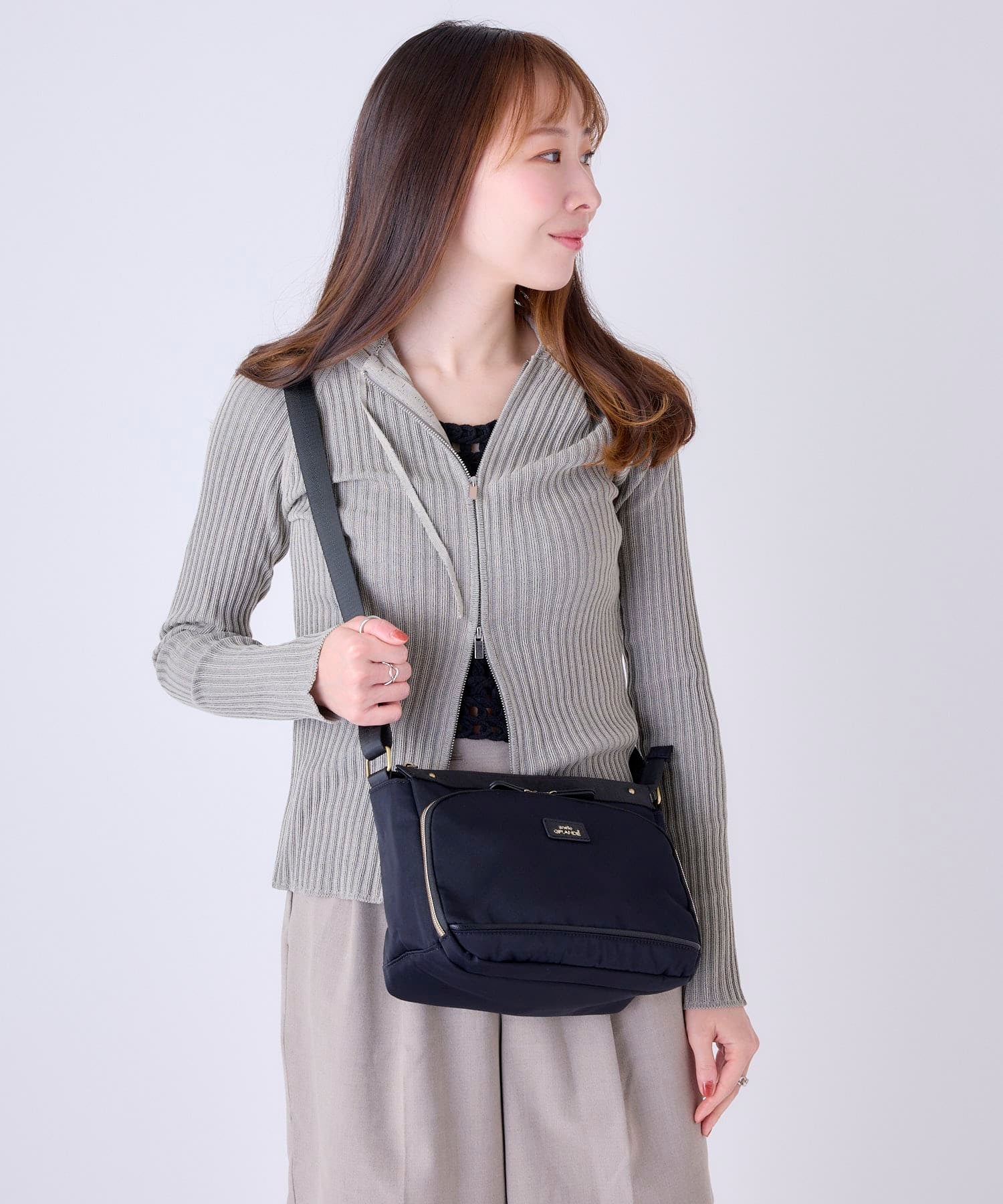 anello GRANDE ショルダーバッグ A5収納 多機能 撥水 GTM1041