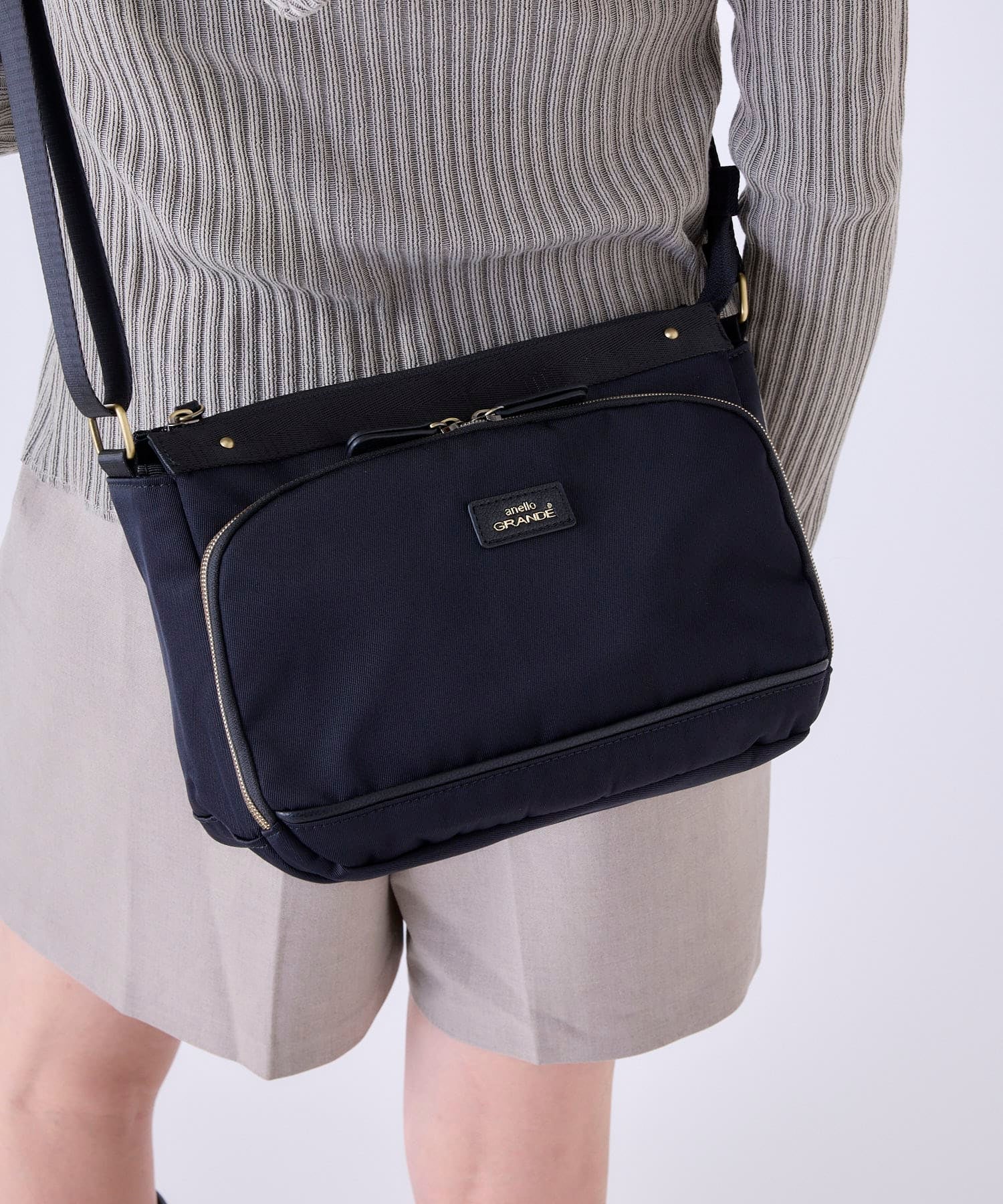 anello GRANDE ショルダーバッグ A5収納 多機能 撥水 GTM1041