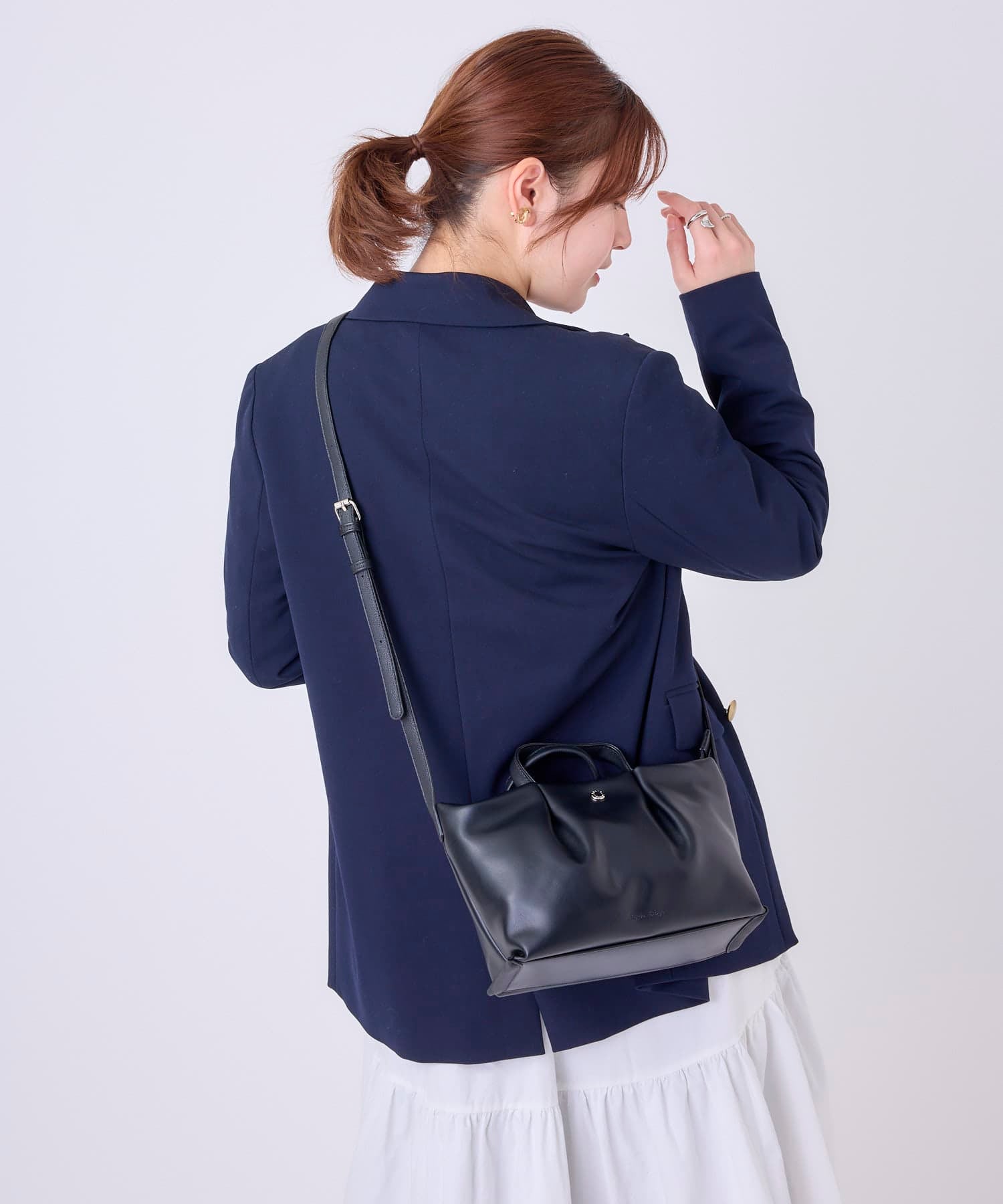 Legato Largo ショルダーバッグ 三層 ハンドル付き ショルダーパッド 肩楽 mini 肩楽 LH-W0163