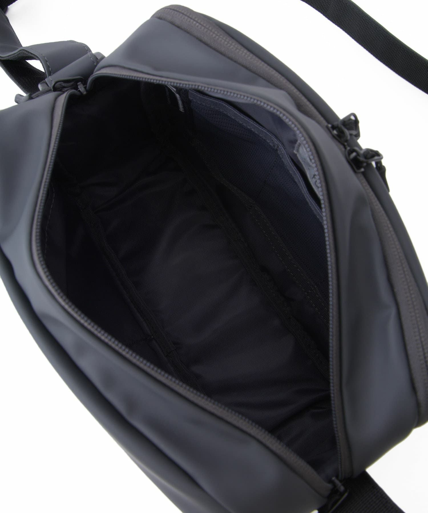 fulcro フルクロ ショルダーバッグ 耐水 Ａ5収納 Explorer ダークグレー fia-3011